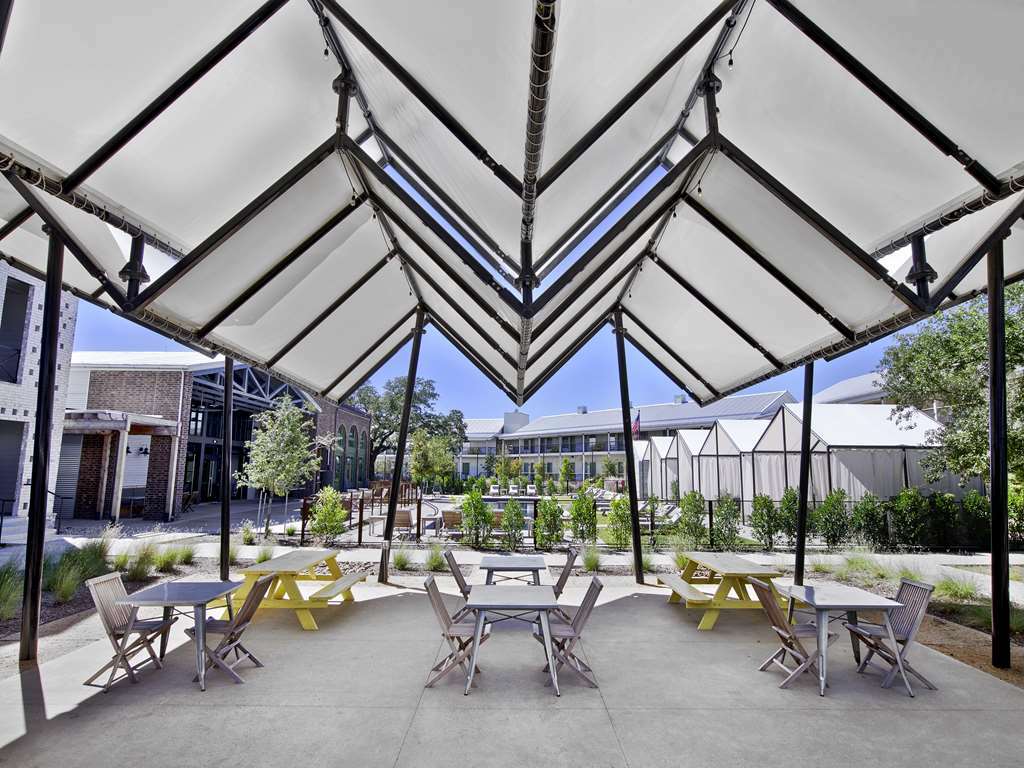 Cavalry Court, By Valencia Hotel Collection College Station Einrichtungen foto